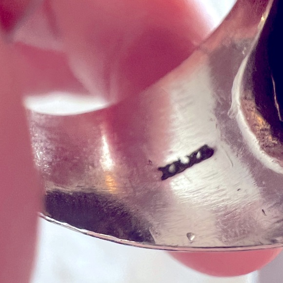 Gray Banded Agate Round Cabochon Ring - Picture 5 of 6